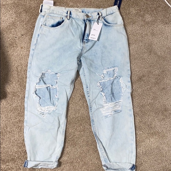light wash cropped boyfriend jeans - Picture 1 of 2